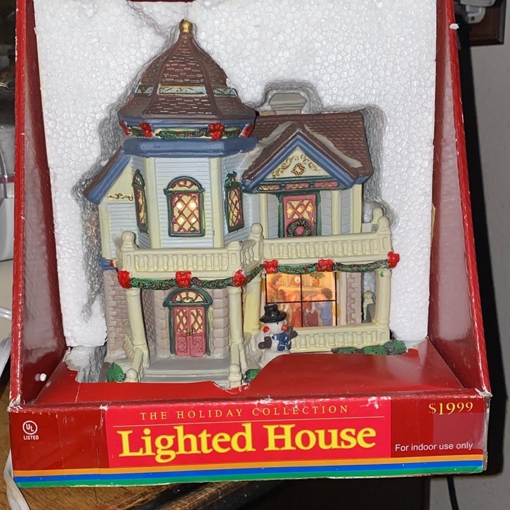 Forever Gifts~Christmas Village~Blue Residence House~AC Moore~NEW! - Picture 2 of 4
